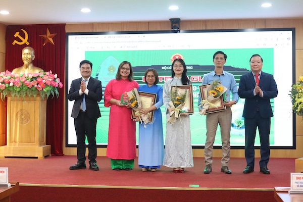 Báo Pháp luật Việt Nam giành giải B, Giải Báo chí viết về Bảo vệ môi trường ngành Công Thương